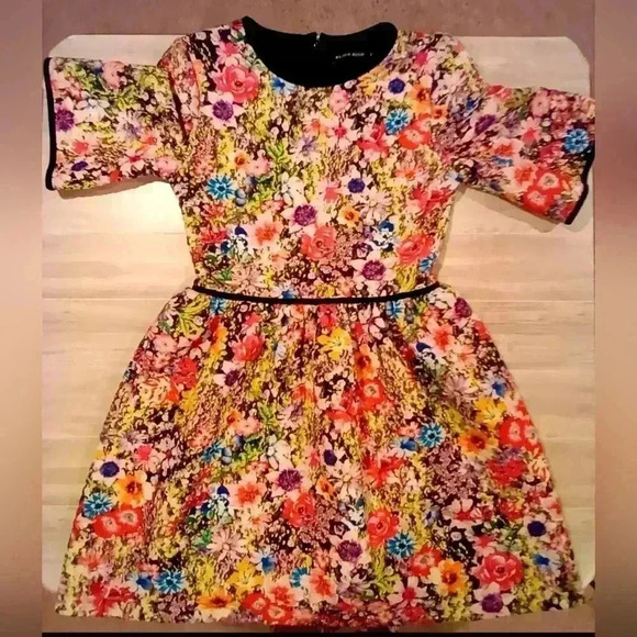Black Halo Colorful Floral QuiltedA-Line Minidress Women's Size 2 Lining EUC. - Picture 8 of 11